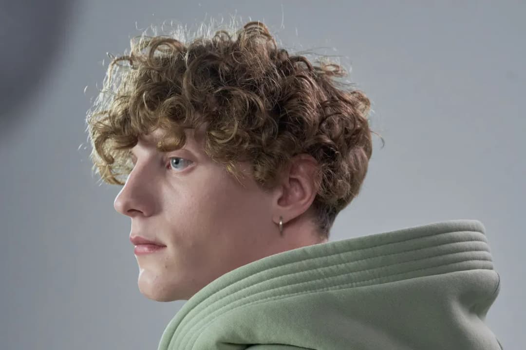 Jak zrobić loki męskie w domu: 4 najskuteczniejsze sposoby krok po kroku