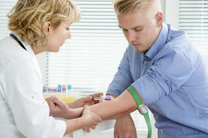 Badanie estrogenu u mężczyzn - co wykryje i kiedy warto je wykonać